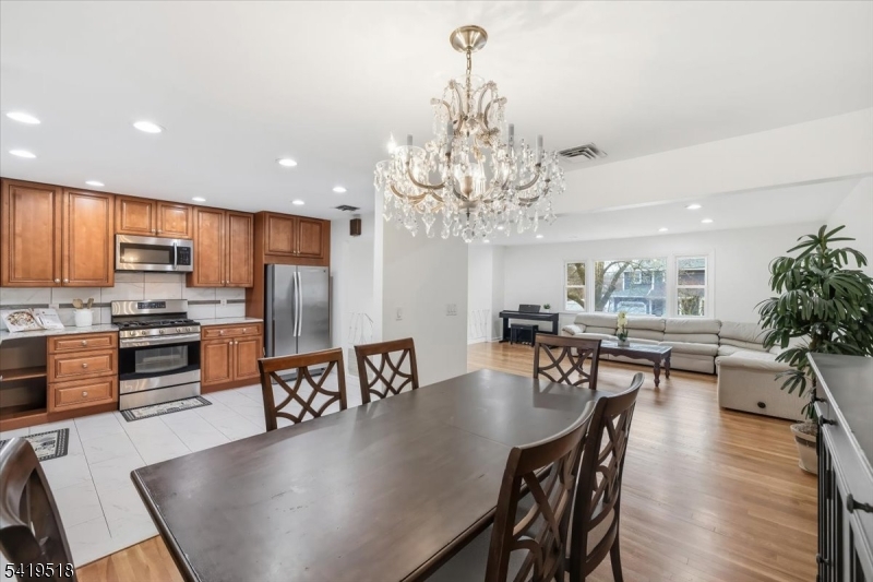 41 Ackerman Dr