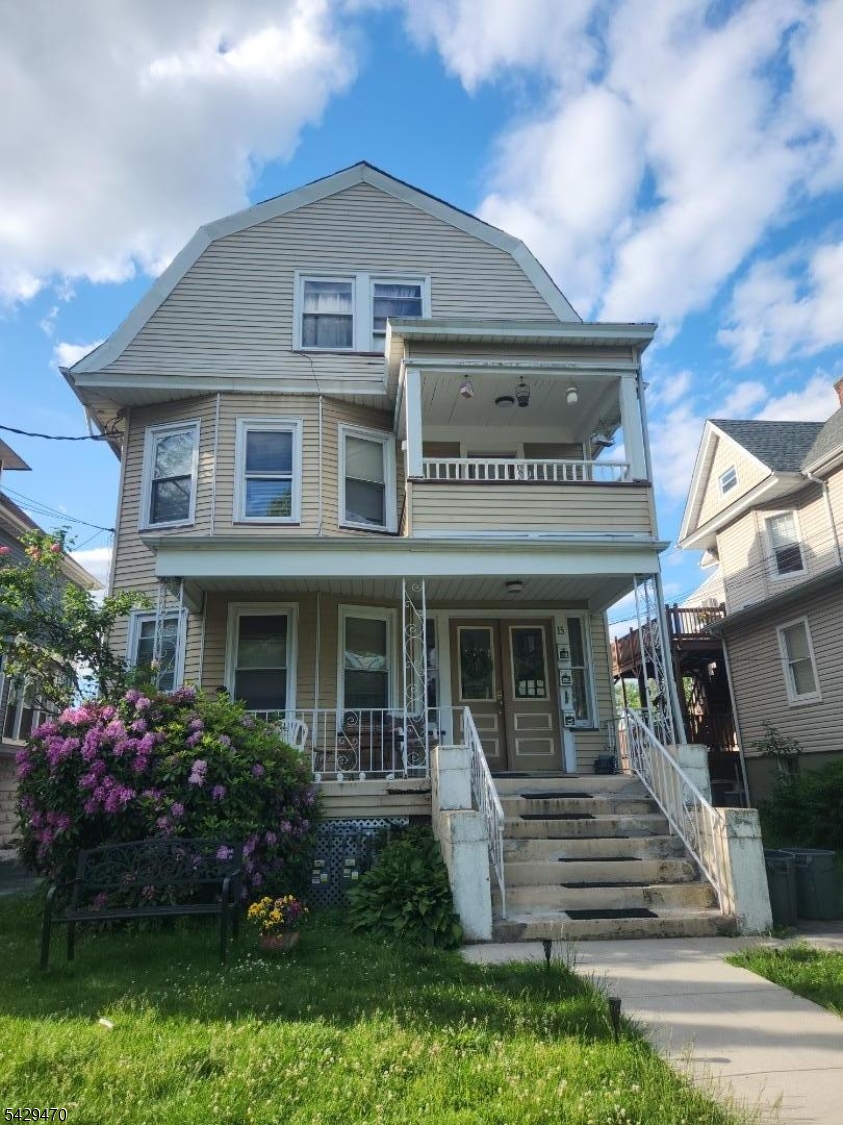 15 E Clay Ave #3