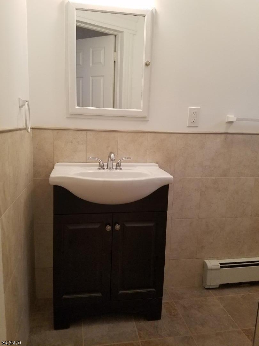 15 E Clay Ave #3