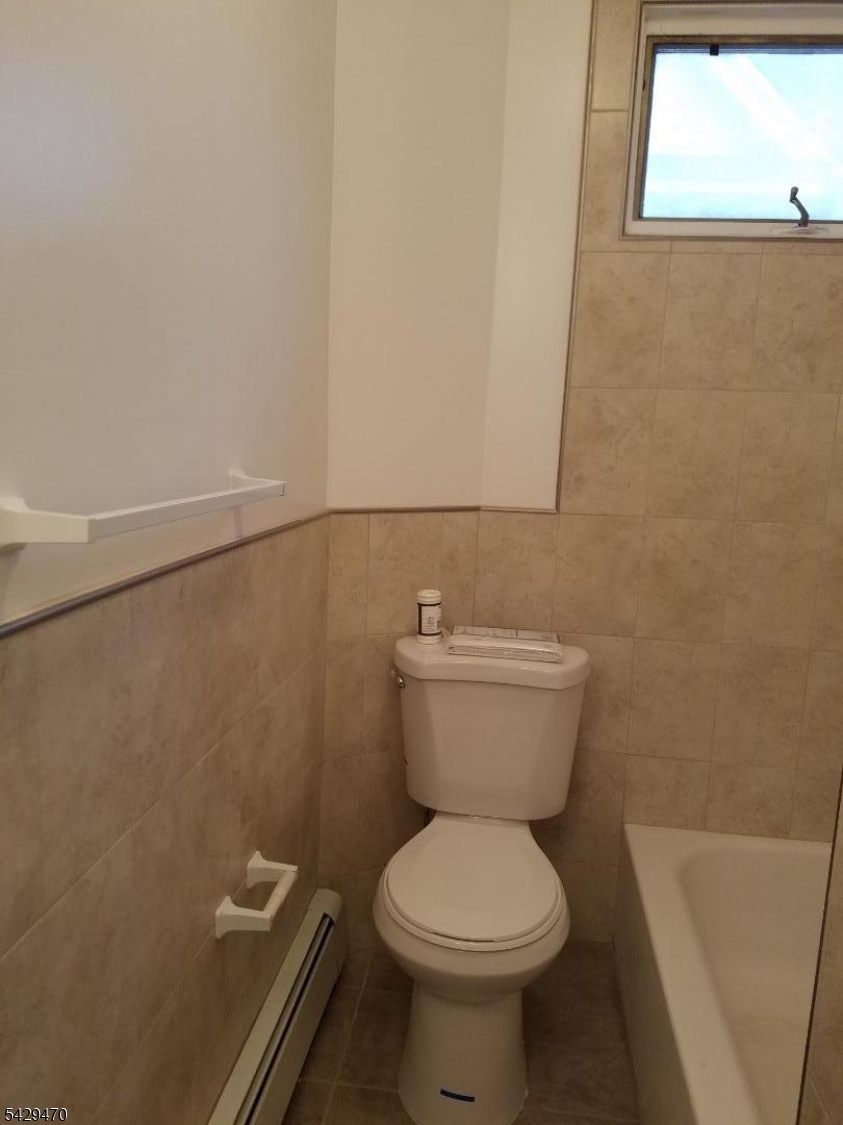15 E Clay Ave #3