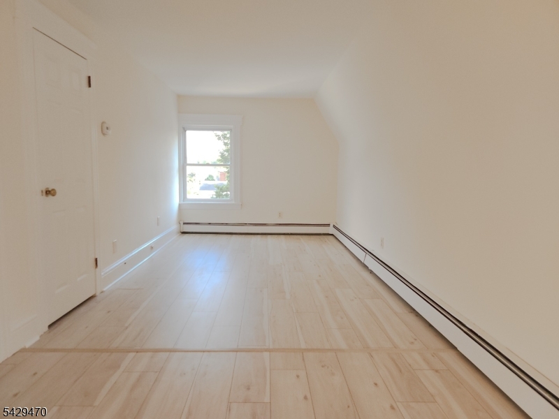 15 E Clay Ave #3