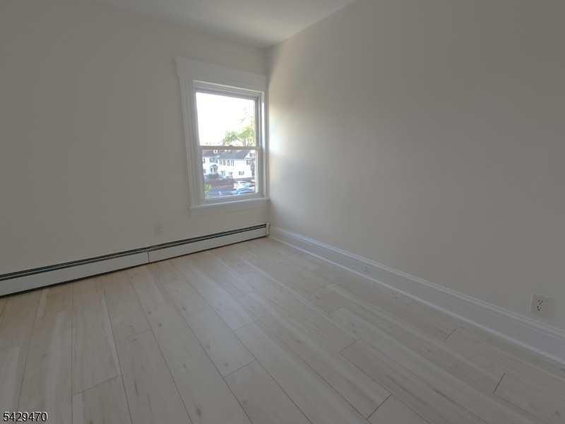 15 E Clay Ave #3