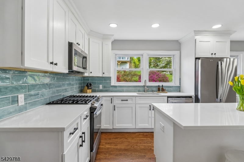 27 Dogwood Rd