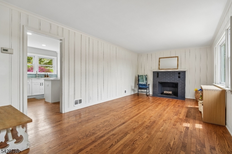 27 Dogwood Rd
