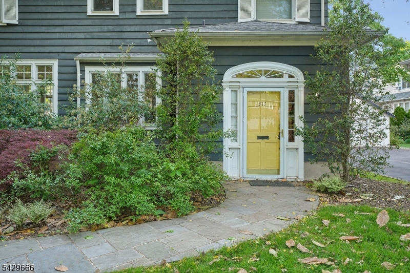 311 S Ridgewood Rd