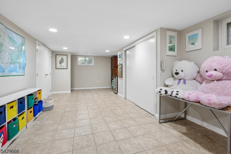 311 S Ridgewood Rd