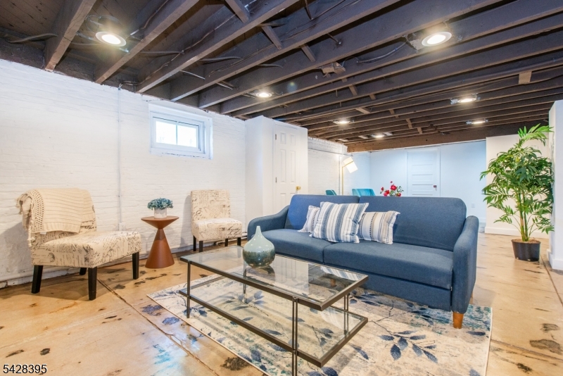 245 Midland Ave