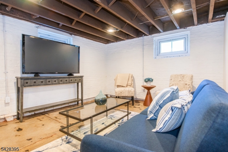 245 Midland Ave