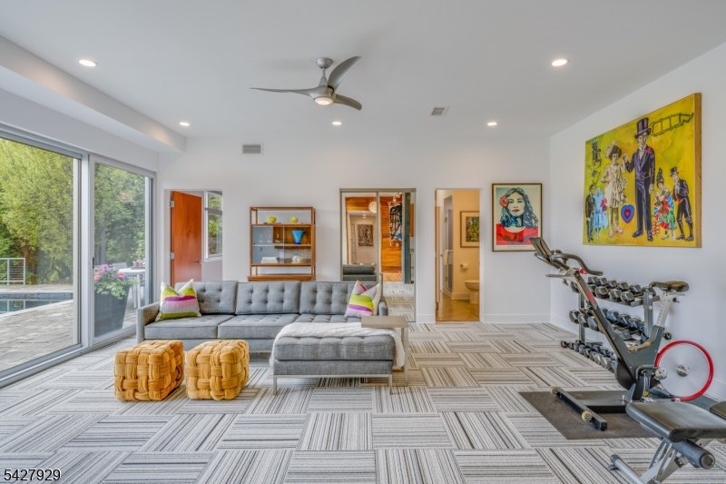 588 Longview Rd