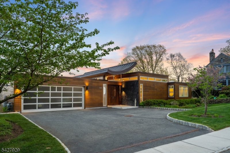 588 Longview Rd