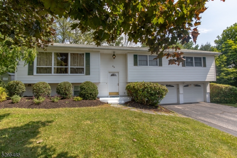 28 Elizabeth Dr