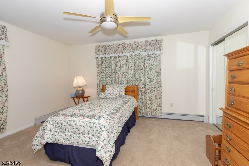 28 Elizabeth Dr