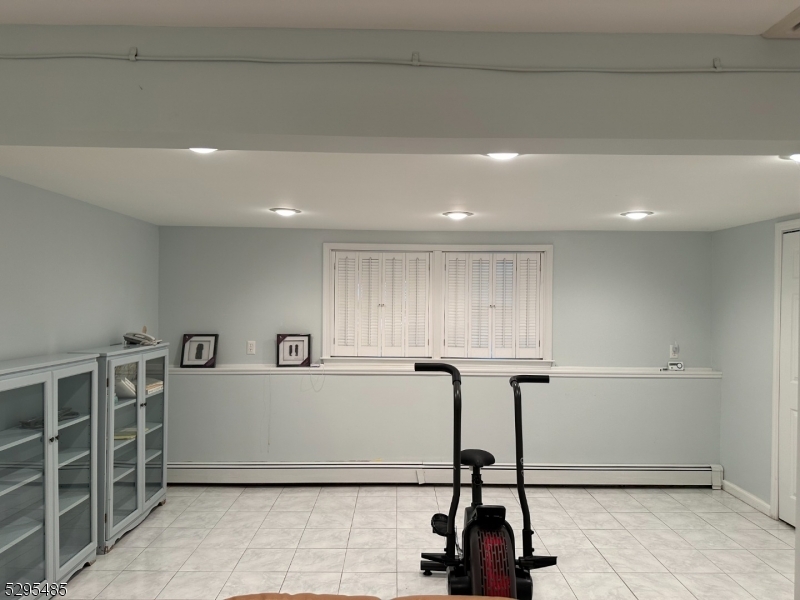 28 Elizabeth Dr