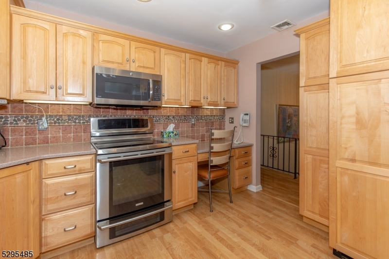 28 Elizabeth Dr