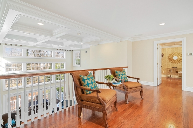9 Bishops Ln