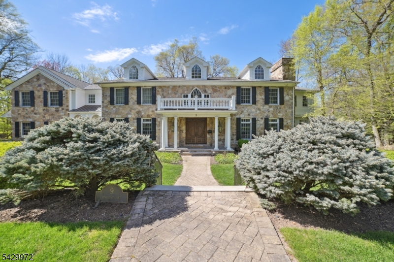 9 Bishops Ln