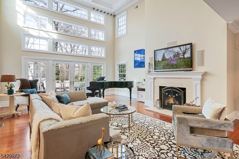 9 Bishops Ln