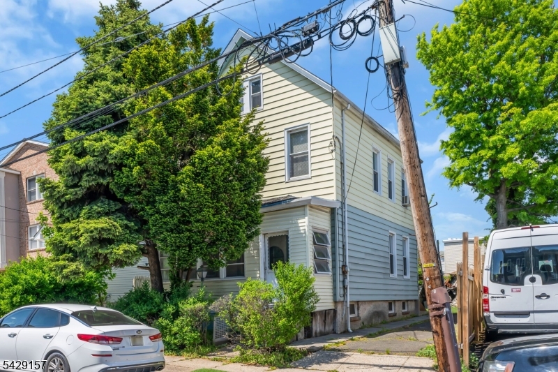 609 Montgomery St
