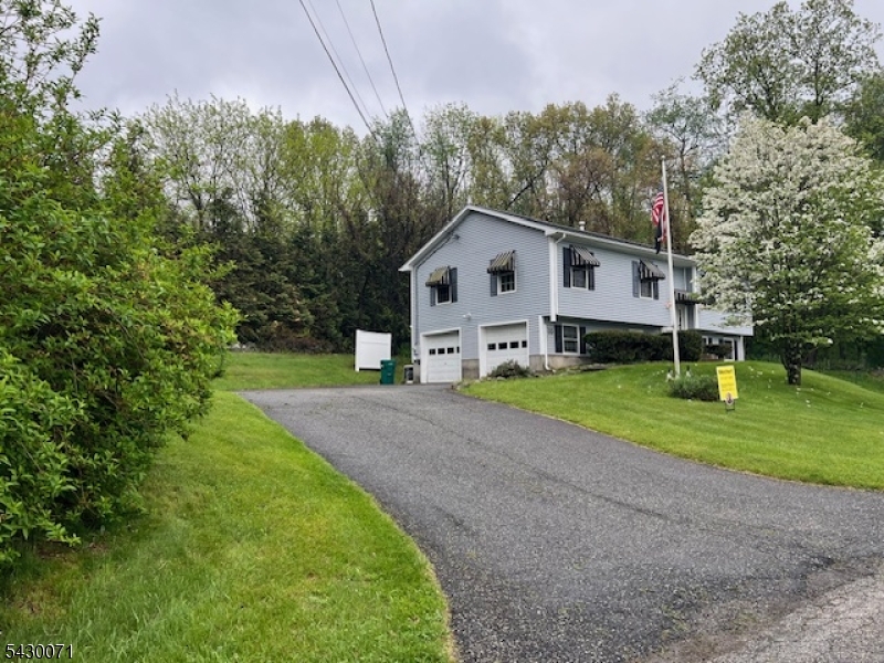 33 Circle Dr