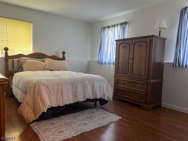 33 Circle Dr