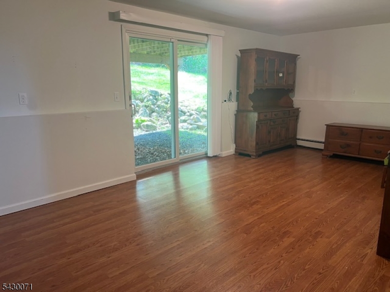 33 Circle Dr
