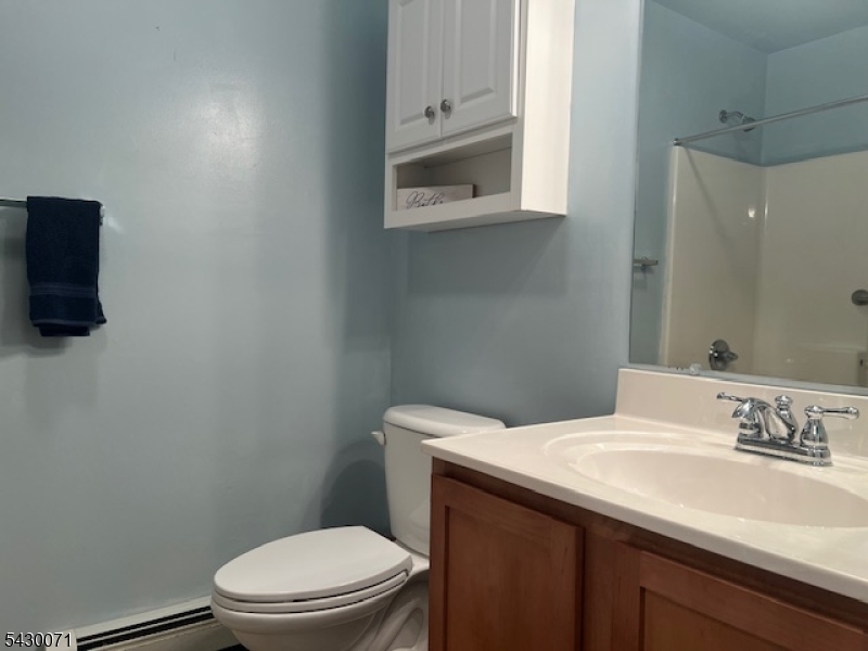 33 Circle Dr