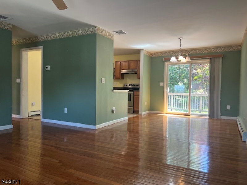 33 Circle Dr