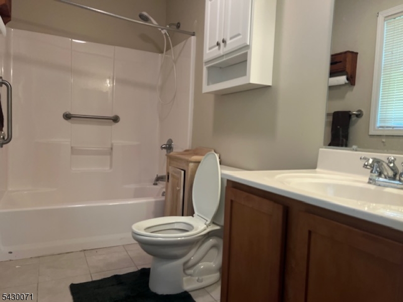 33 Circle Dr