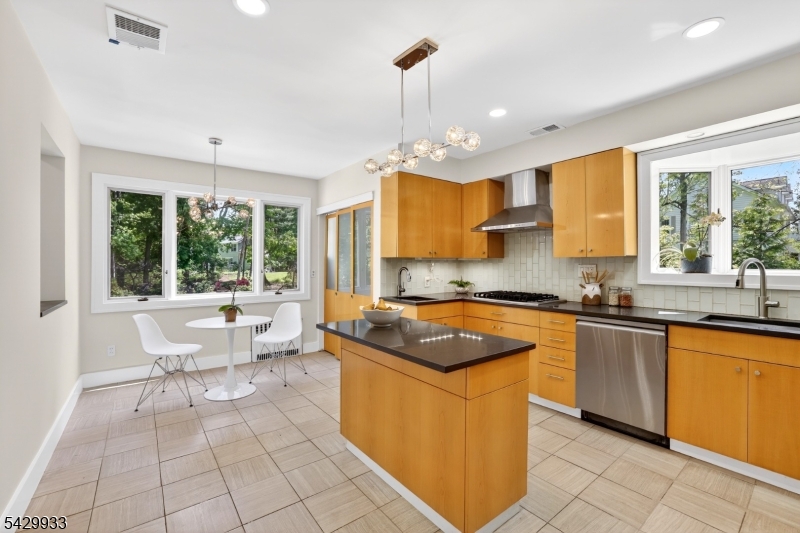 184 Old Short Hills Rd