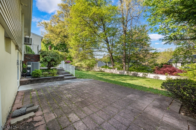 225 Linden Rd