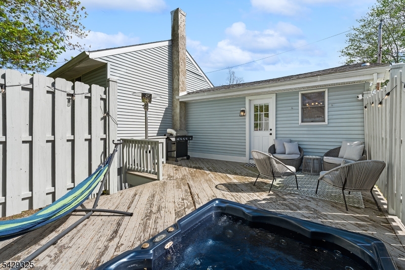 20 Madelyn Ave