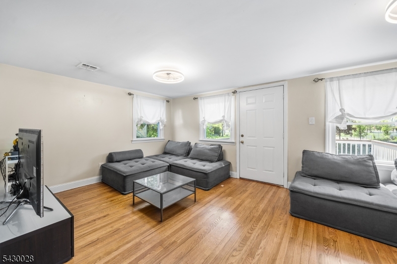 124 Crain Rd