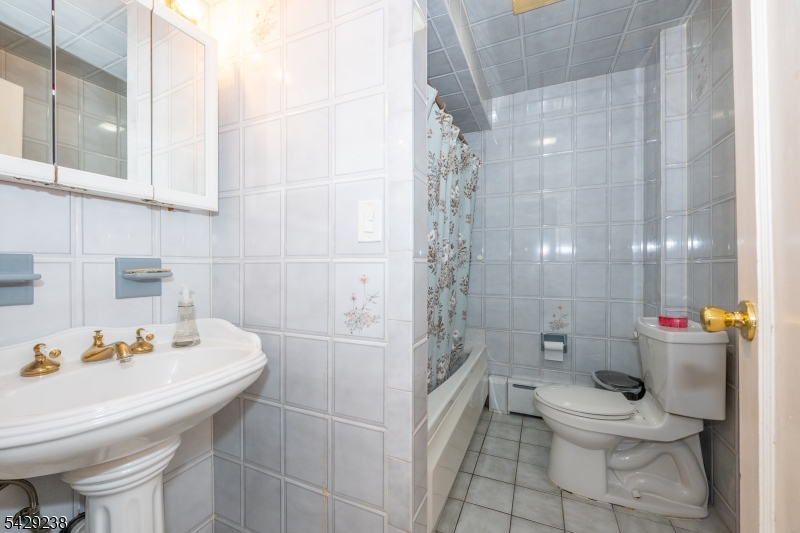 23 Frederick Pl