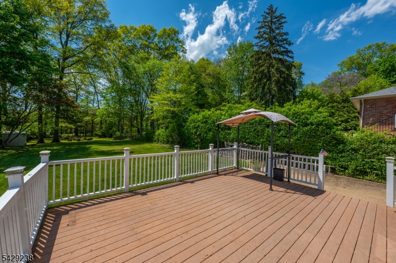 23 Frederick Pl