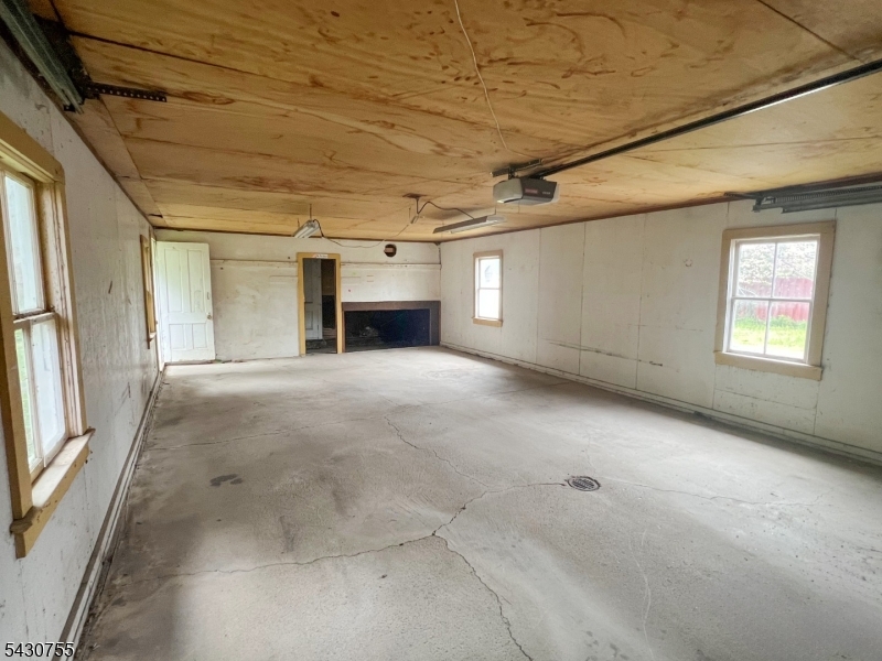 89 W Warren St