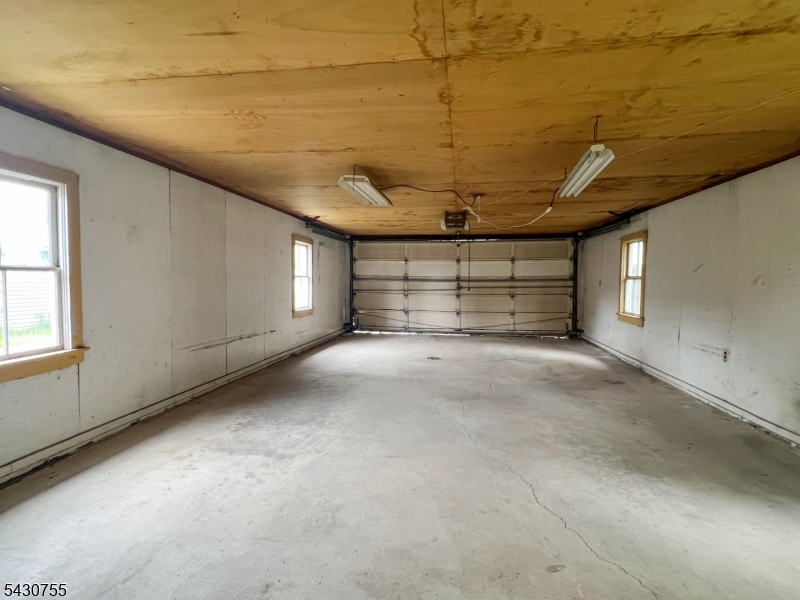 89 W Warren St