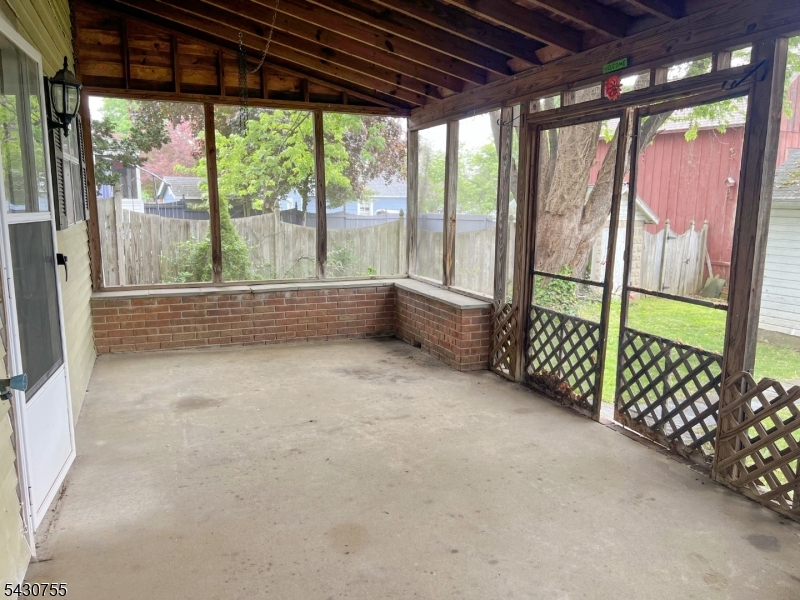 89 W Warren St