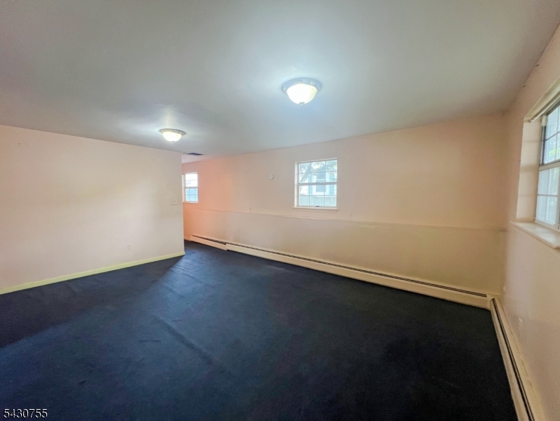 89 W Warren St