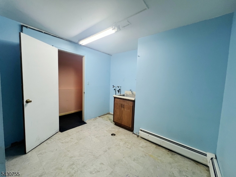 89 W Warren St