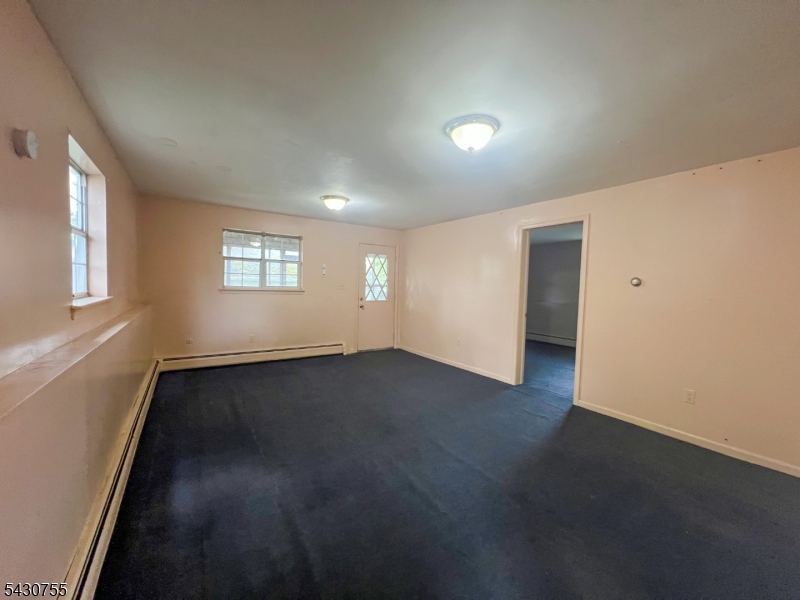 89 W Warren St