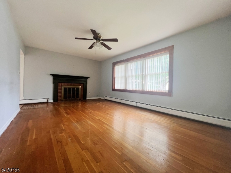 89 W Warren St