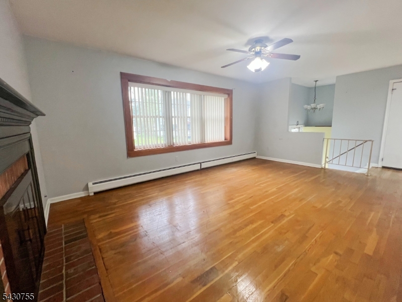 89 W Warren St