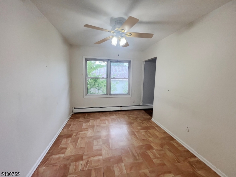 89 W Warren St