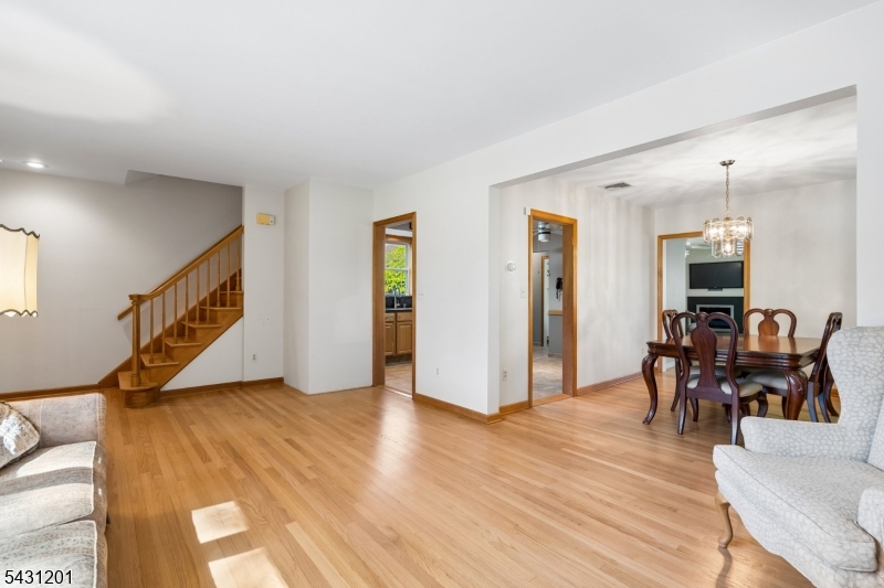 186 W Northfield Rd