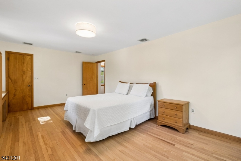 186 W Northfield Rd