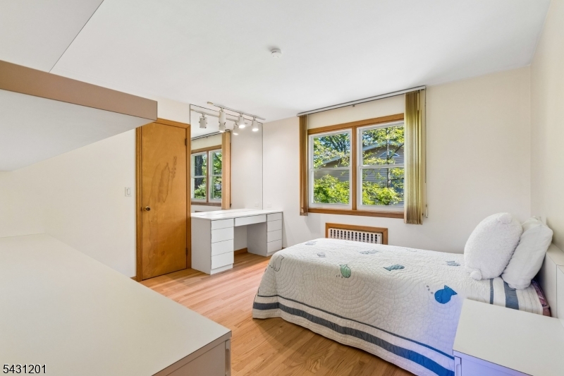 186 W Northfield Rd