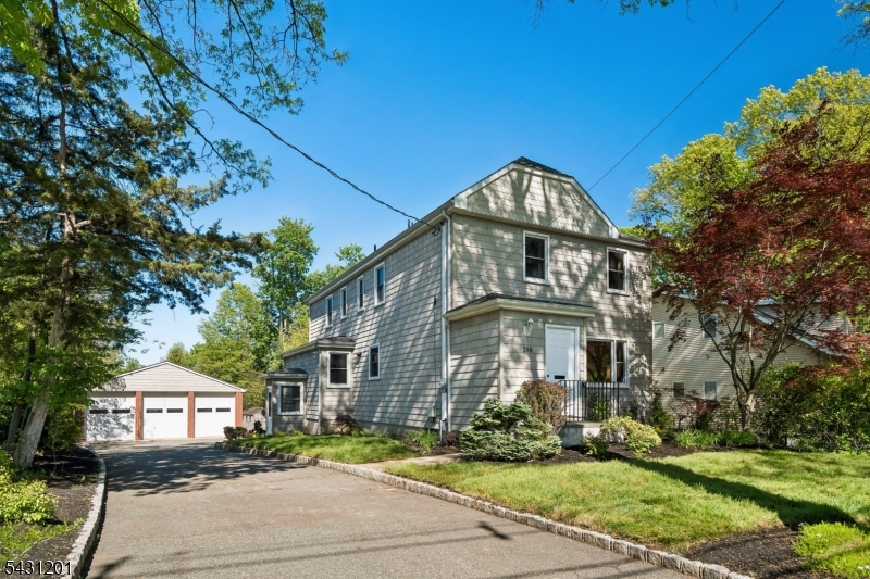 186 W Northfield Rd