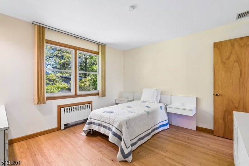 186 W Northfield Rd