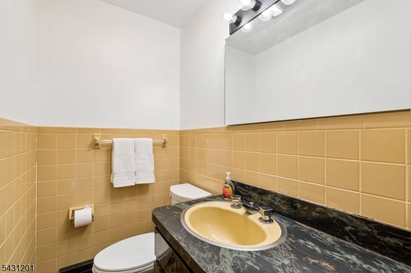 186 W Northfield Rd