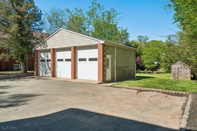 186 W Northfield Rd